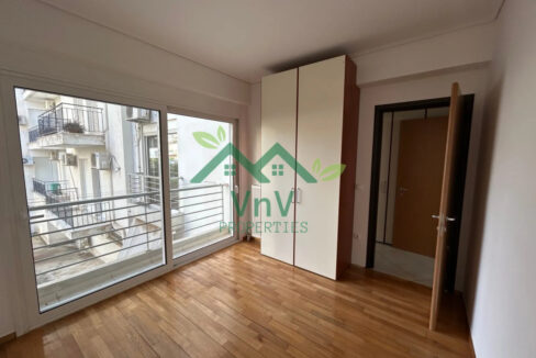 Πωλείται φωτεινό οροφοδιαμέρισμα 87 τμ. στον Άγιο Δημήτριο-Άλιμο