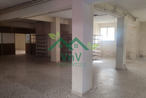 Ενοικιάζεται φωτεινή αποθήκη 240τμ