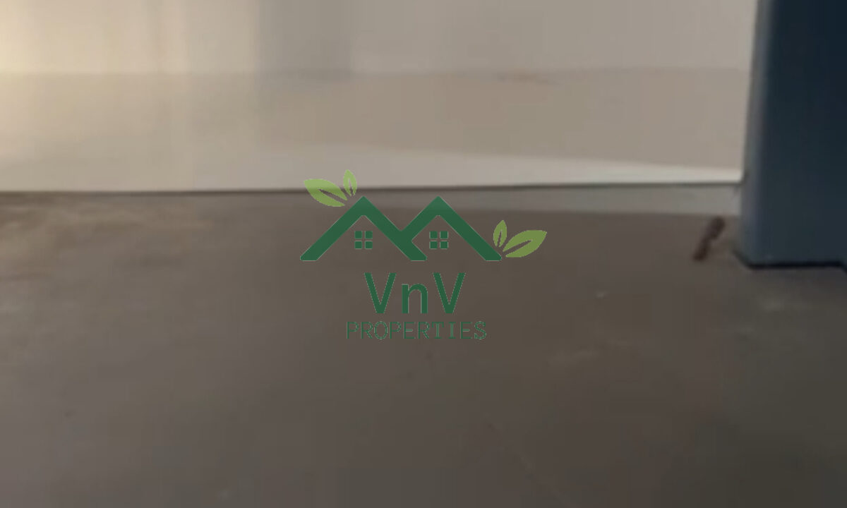 δίπλα στο μετρό.