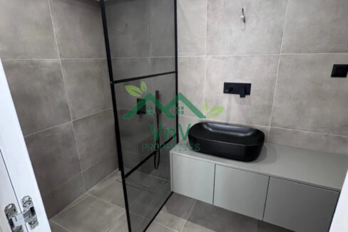 Υμηττός - Πωλείται ισόγειο πλήρως ανακαινισμένο διαμέρισμα 58τμ με ιδιωτική αυλή.