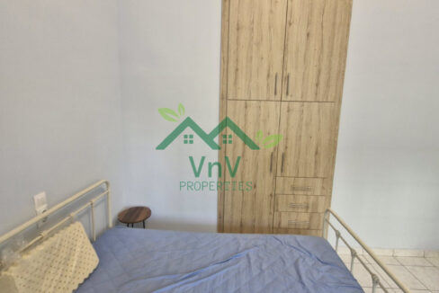 αποτελείται από δύο ανεξάρτητα διαμερίσματα που πωλούνται και ξεχωριστά 105τ.μ. και 110τ.μ.