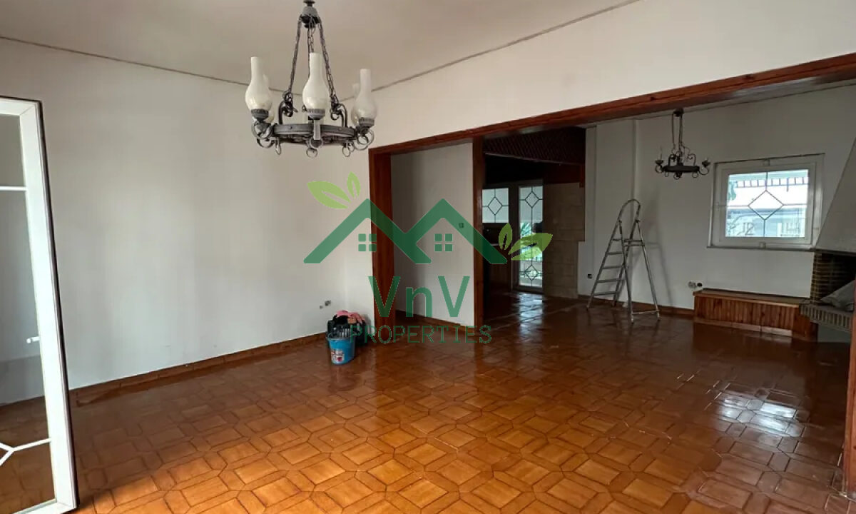 AD559562