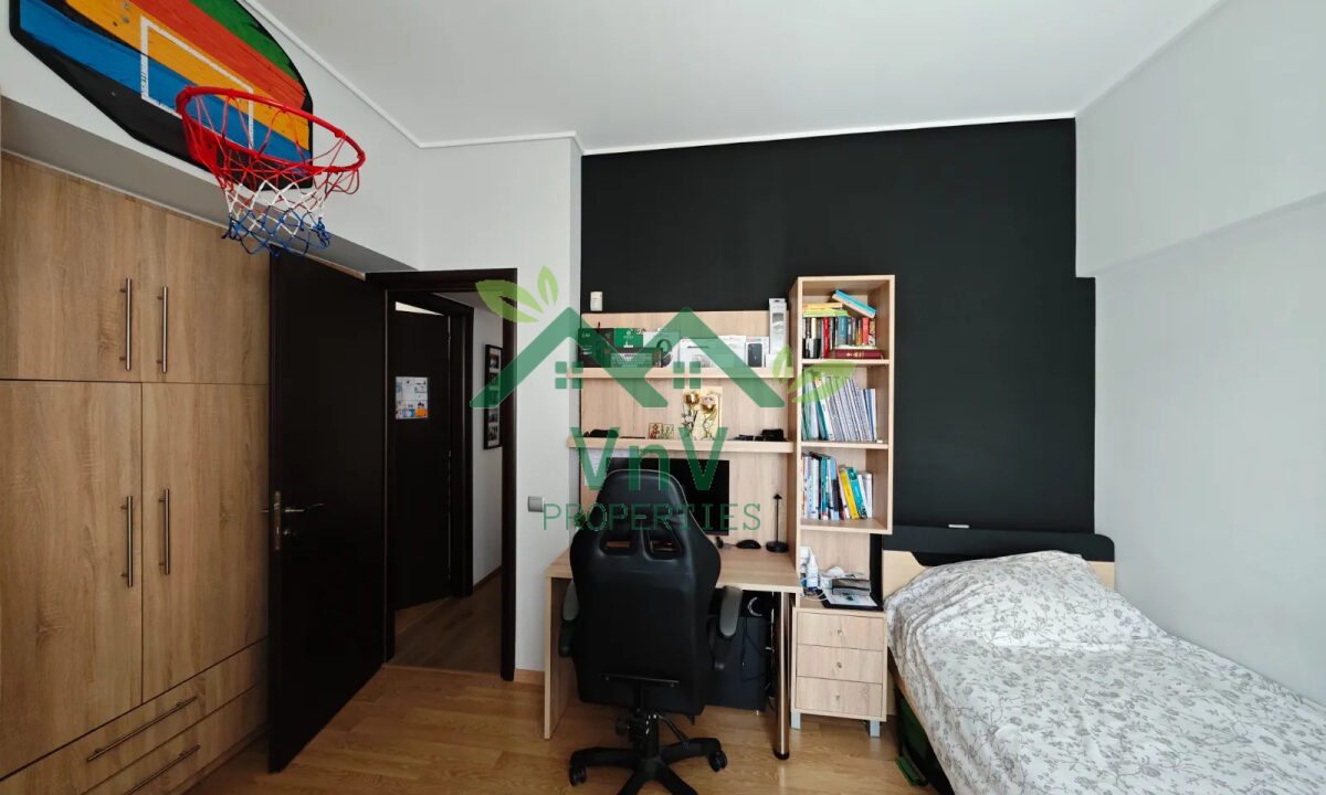 AD563478