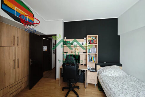 AD563478