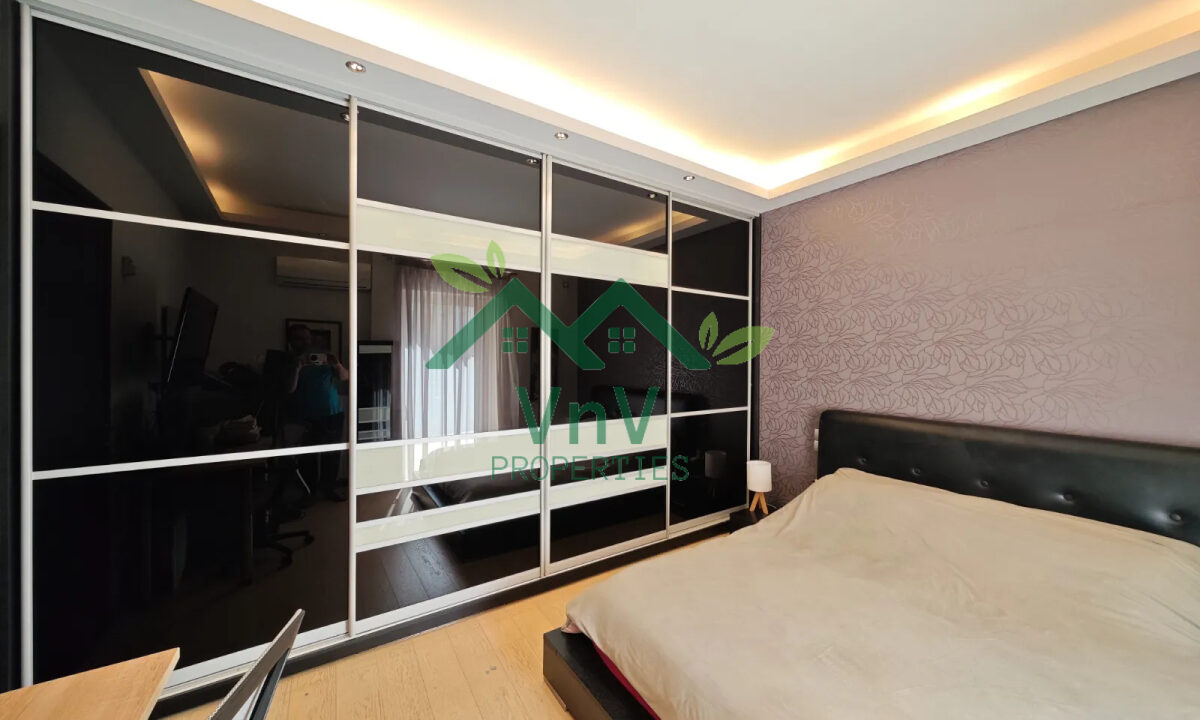 AD564803