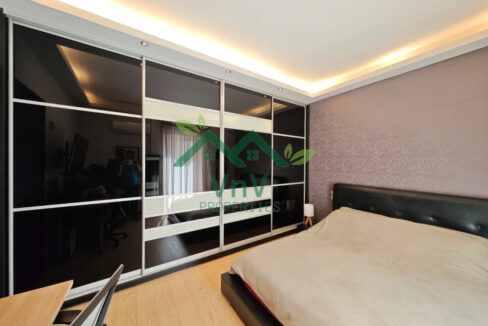 AD564803