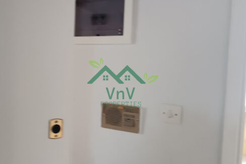 V1084981